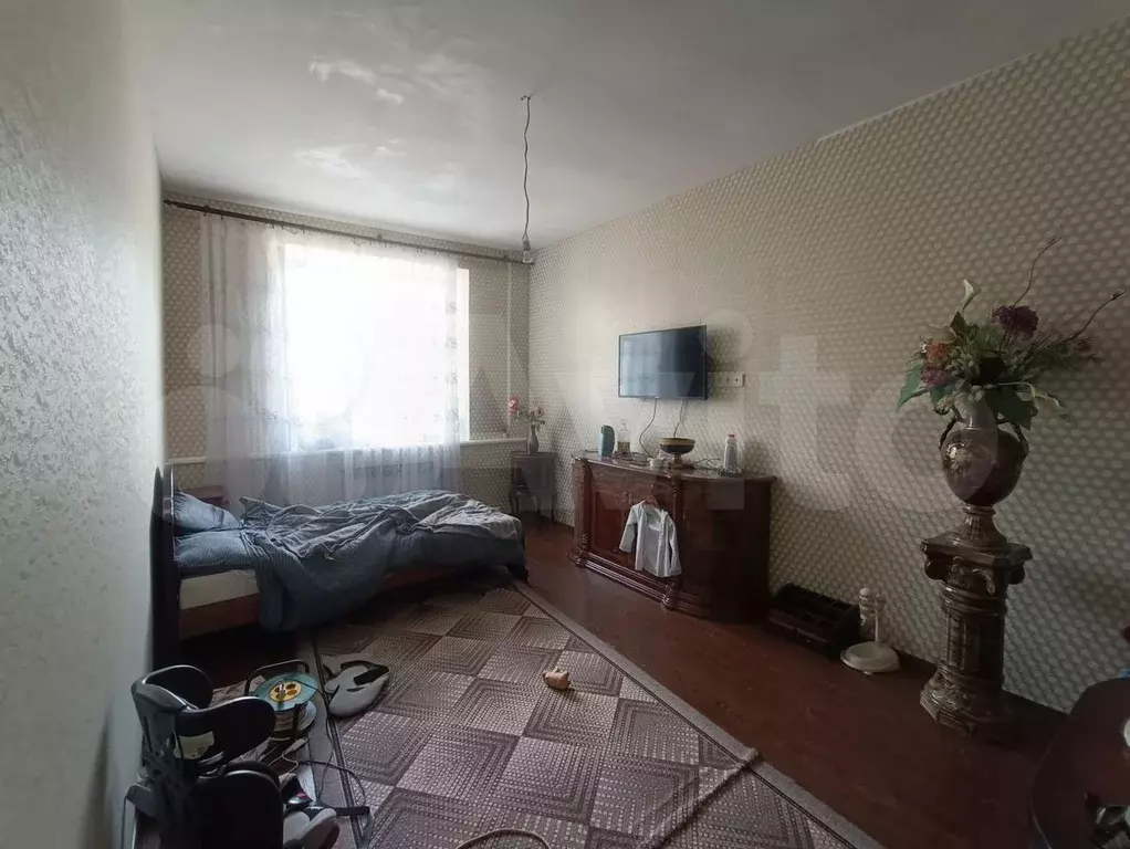 Комната 18,3 м в 3-к., 2/2 эт. - Фото 1