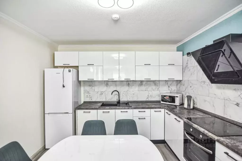 2-к кв. Сахалинская область, Южно-Сахалинск ул. Солнечного света, 6 ... - Фото 1