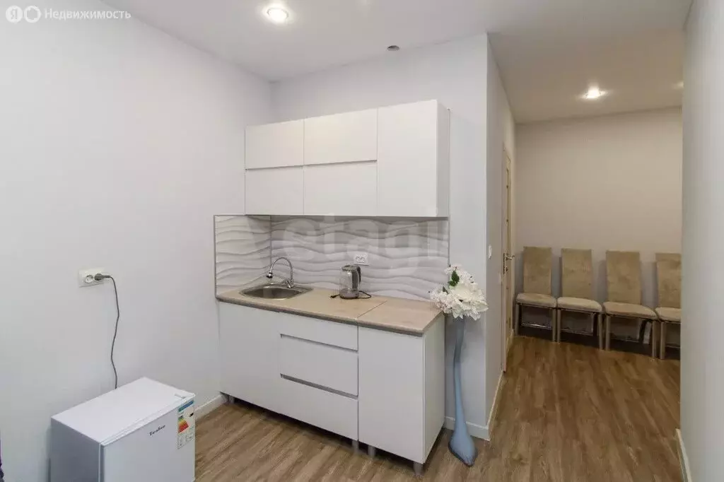 Квартира-студия: Тюмень, улица Фармана Салманова, 5 (32.2 м) - Фото 2