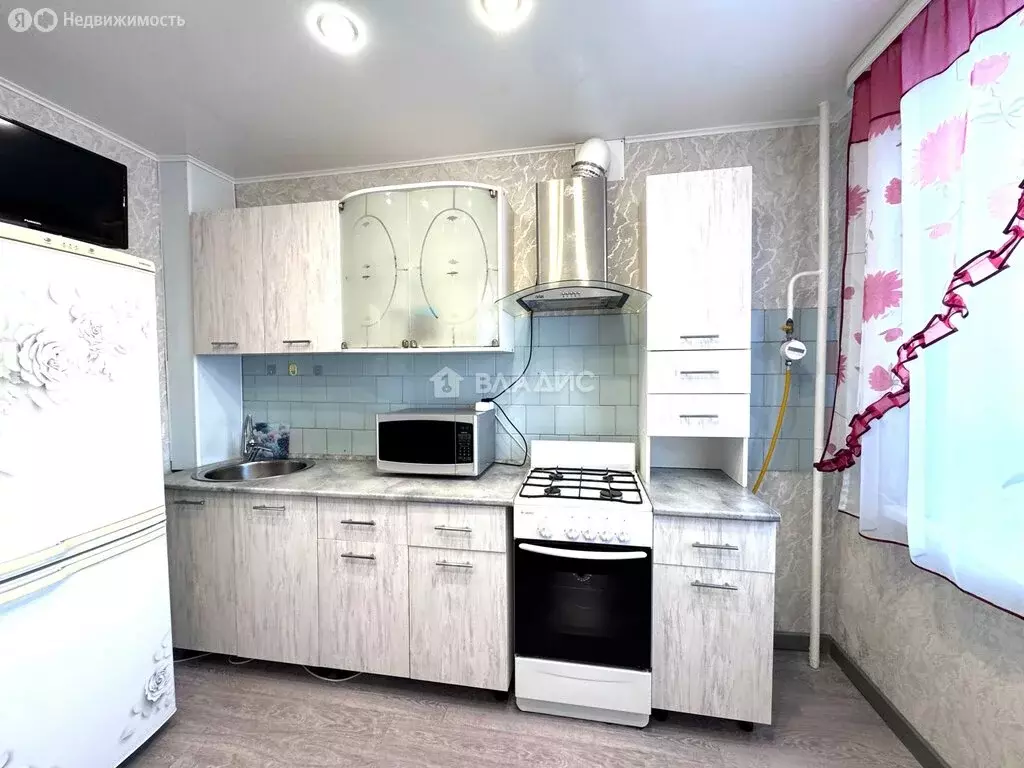 3-комнатная квартира: Балаково, проспект Героев, 3 (60 м) - Фото 2