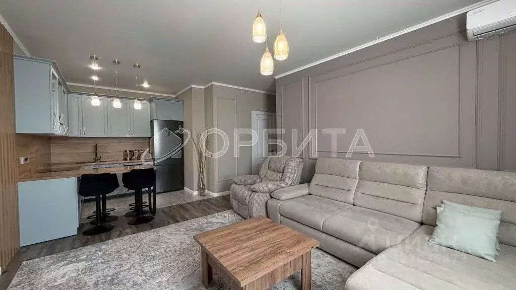 2-к кв. Тюменская область, Тюмень ул. Газовиков, 79 (64.2 м) - Фото 0