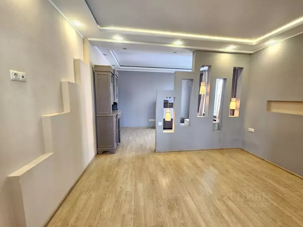 3-к кв. Астраханская область, Астрахань ул. Космонавтов, 18к2 (90.4 м) - Фото 1