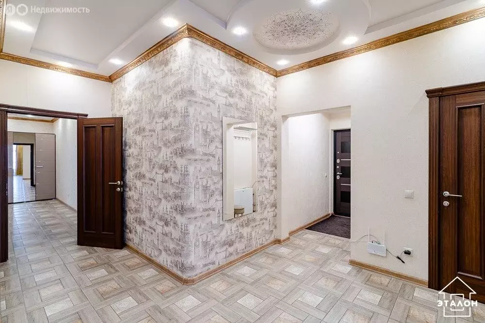 3-комнатная квартира: Омск, улица Масленникова, 58 (105.8 м) - Фото 1