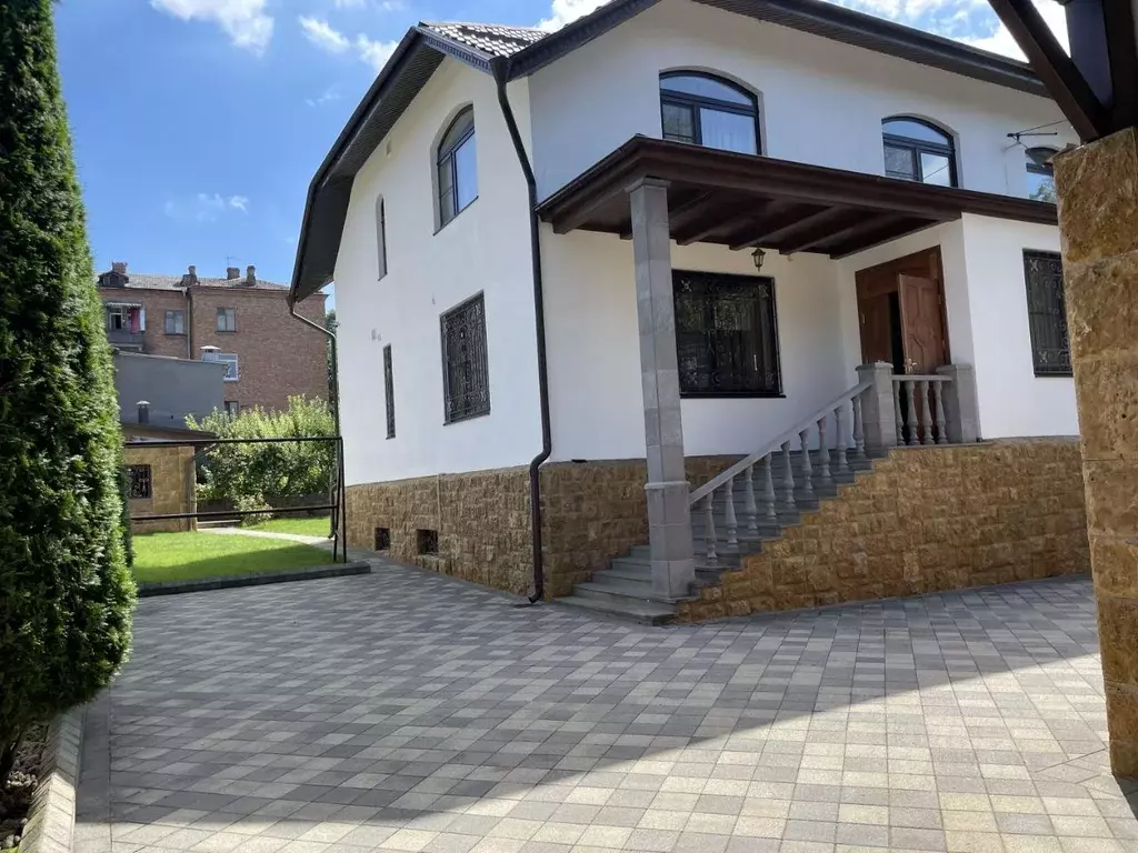 Дом в Ставропольский край, Кисловодск ул. Нелюбина, 12 (300 м) - Фото 0