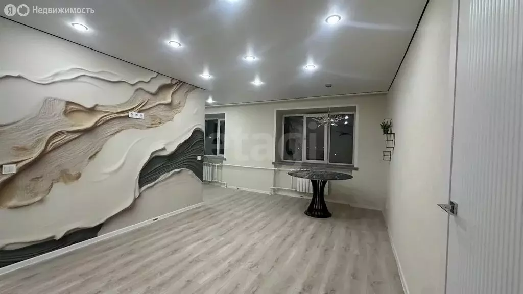 2-комнатная квартира: Пионерский, улица Строителей, 12 (46 м) - Фото 1