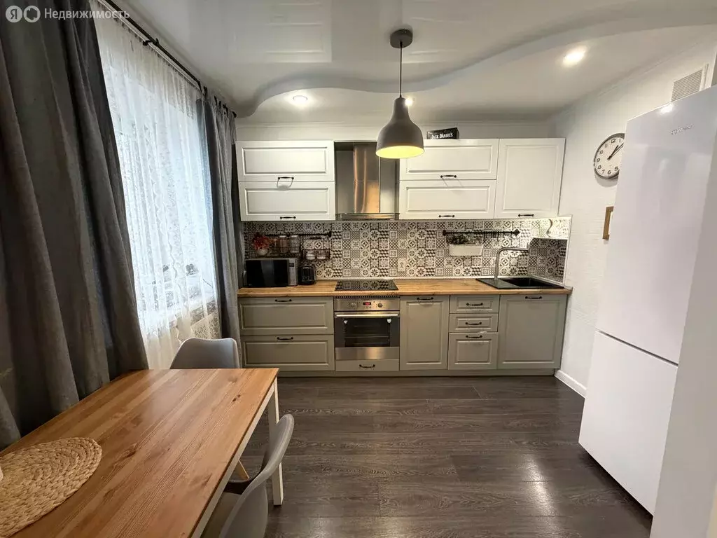 3-комнатная квартира: Казань, улица Фатыха Амирхана, 21 (79 м) - Фото 2