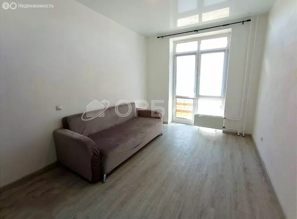 1-комнатная квартира: Тюмень, улица Тимофея Чаркова, 79к3 (34.9 м) - Фото 1