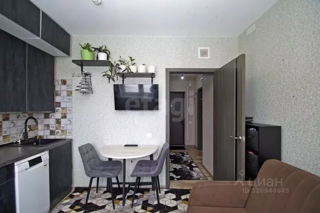 1-к кв. Омская область, Омск проезд 6-й Амурский, 8 (36.7 м) - Фото 1