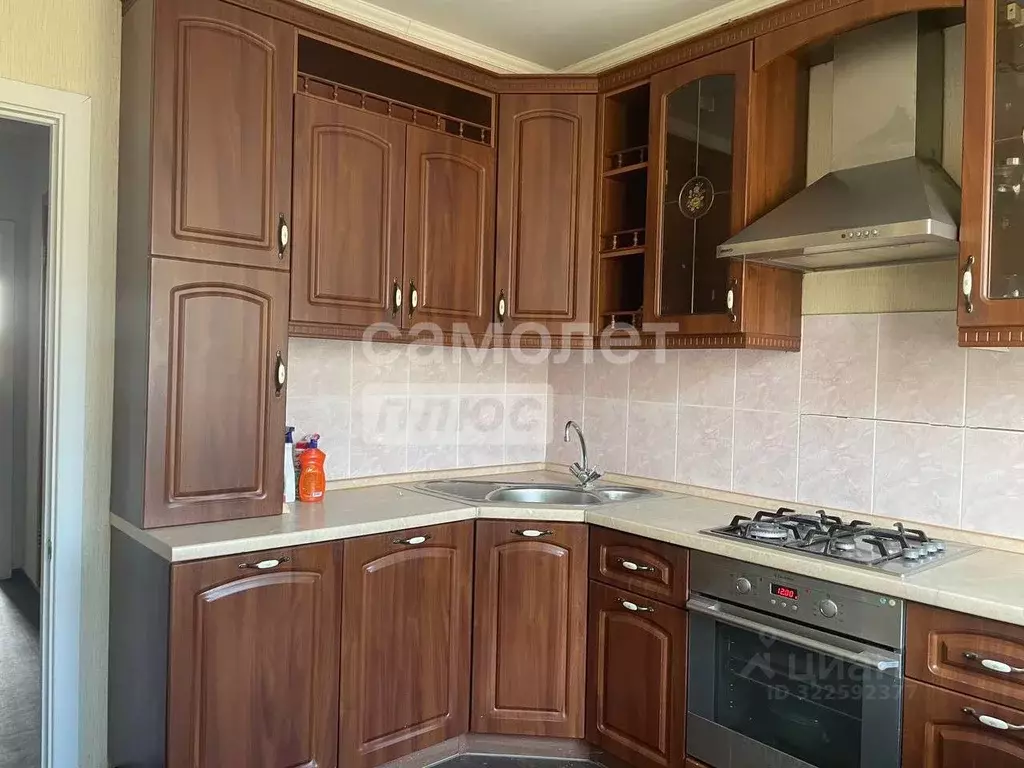 2-к кв. Челябинская область, Миасс ул. Академика Павлова, 27 (56.0 м) - Фото 0