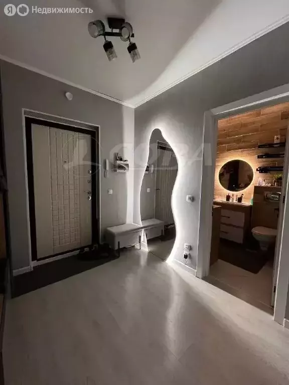 1-комнатная квартира: Тюмень, улица Бакинских Комиссаров, 1 (44 м) - Фото 1