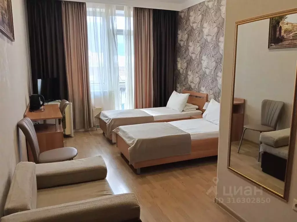 Комната Краснодарский край, Геленджик Советская ул., 19 - Фото 1