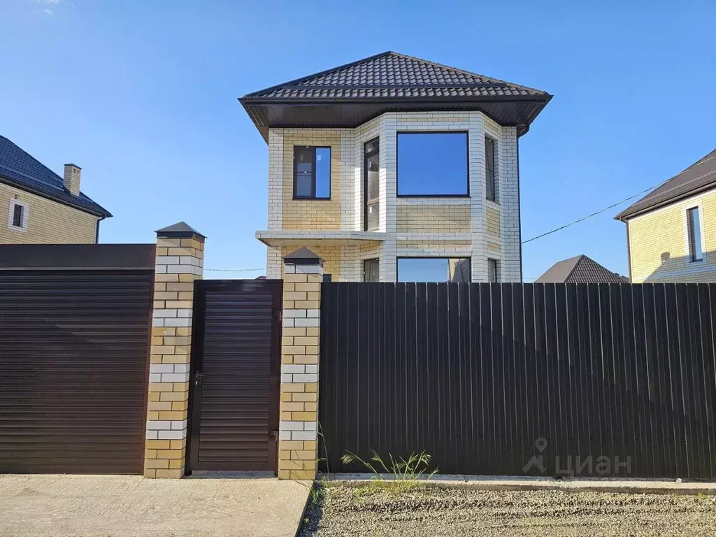 Дом в Краснодарский край, Краснодар ул. Имени В.М. Комарова (144 м) - Фото 1