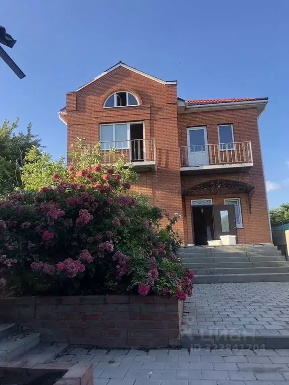 Дом в Ростовская область, Таганрог Карантинная ул. (250 м) - Фото 1