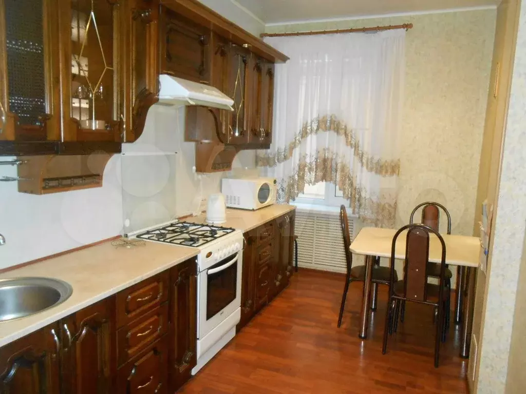 2-к. квартира, 60м, 2/5эт. - Фото 0