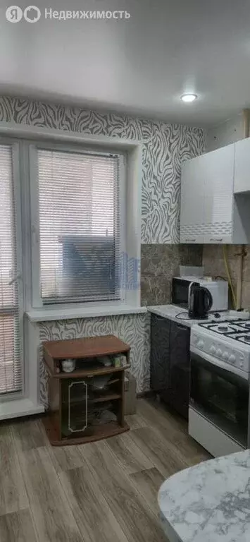 1-комнатная квартира: Новочебоксарск, улица Воинов-Интернационалистов, ... - Фото 2