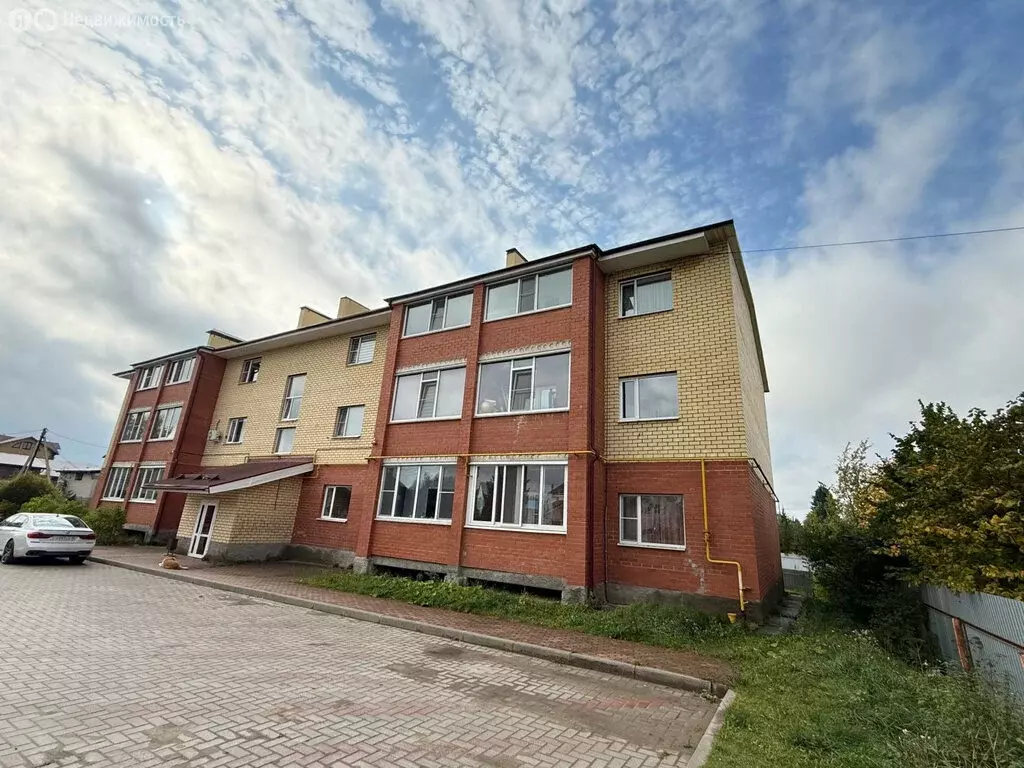 2-комнатная квартира: Емельяново, Западная улица, 12 (87 м) - Фото 0