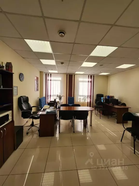 Офис в Красноярский край, Красноярск ул. Молокова, 37А (30 м) - Фото 1