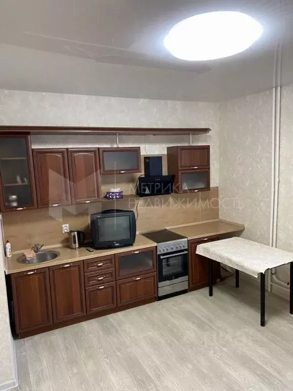 Студия Тюменская область, Тюмень ул. Верхнетарманская, 3 (26.5 м) - Фото 1