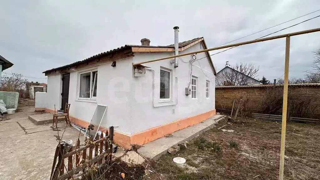 Дом в Крым, Сакский район, Митяевское с/пос, с. Шелковичное ул. ... - Фото 2