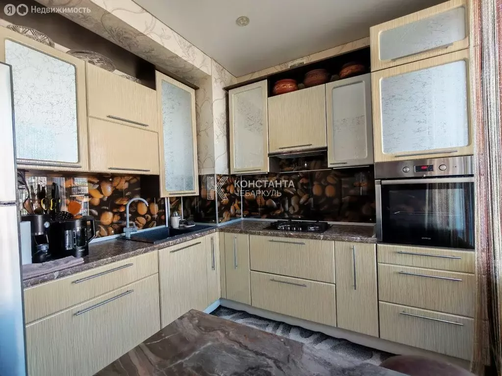 3-комнатная квартира: Чебаркуль, улица Карпенко, 7 (79.7 м) - Фото 1