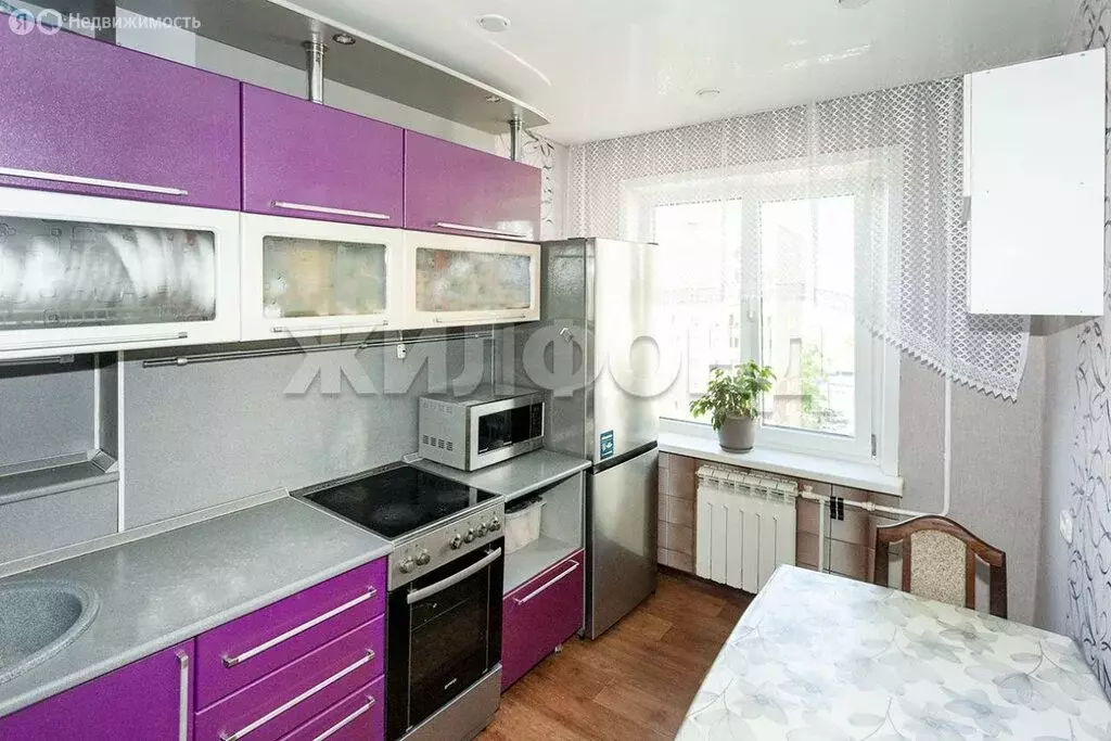 3-комнатная квартира: Барнаул, улица Островского, 4 (62 м) - Фото 1