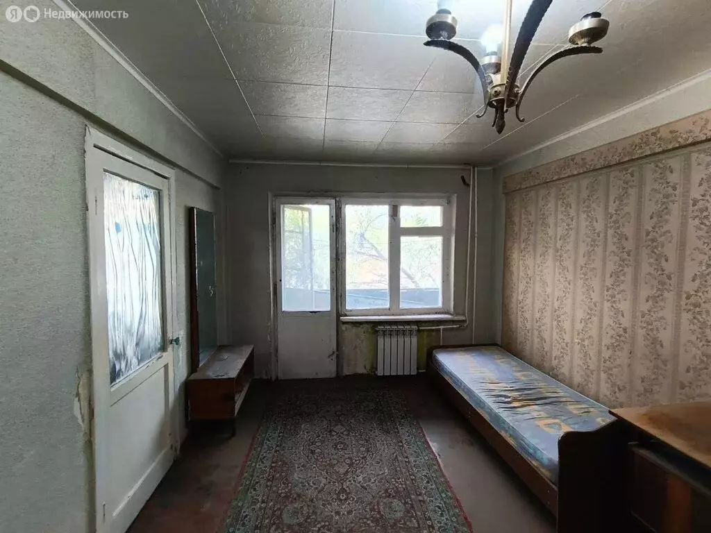 3-комнатная квартира: Астрахань, улица Яблочкова, 2Б (56 м) - Фото 1