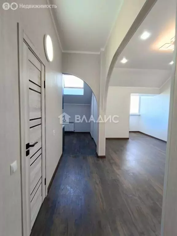 2-комнатная квартира: село Таврово, Комсомольская улица, 26Б (64.5 м) - Фото 2