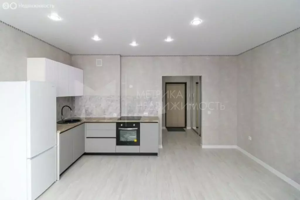 Квартира-студия: Тюмень, микрорайон Антипино, улица Александра ... - Фото 1