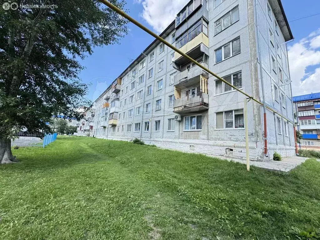 3-комнатная квартира: Боровский, улица 8 Марта, 1 (61.1 м) - Фото 1