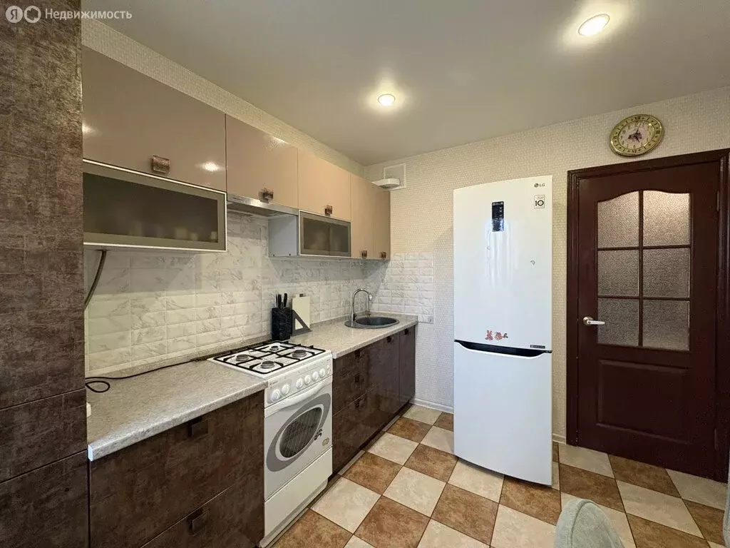 3-комнатная квартира: Тверь, улица Орджоникидзе, 43к2 (67.4 м) - Фото 1