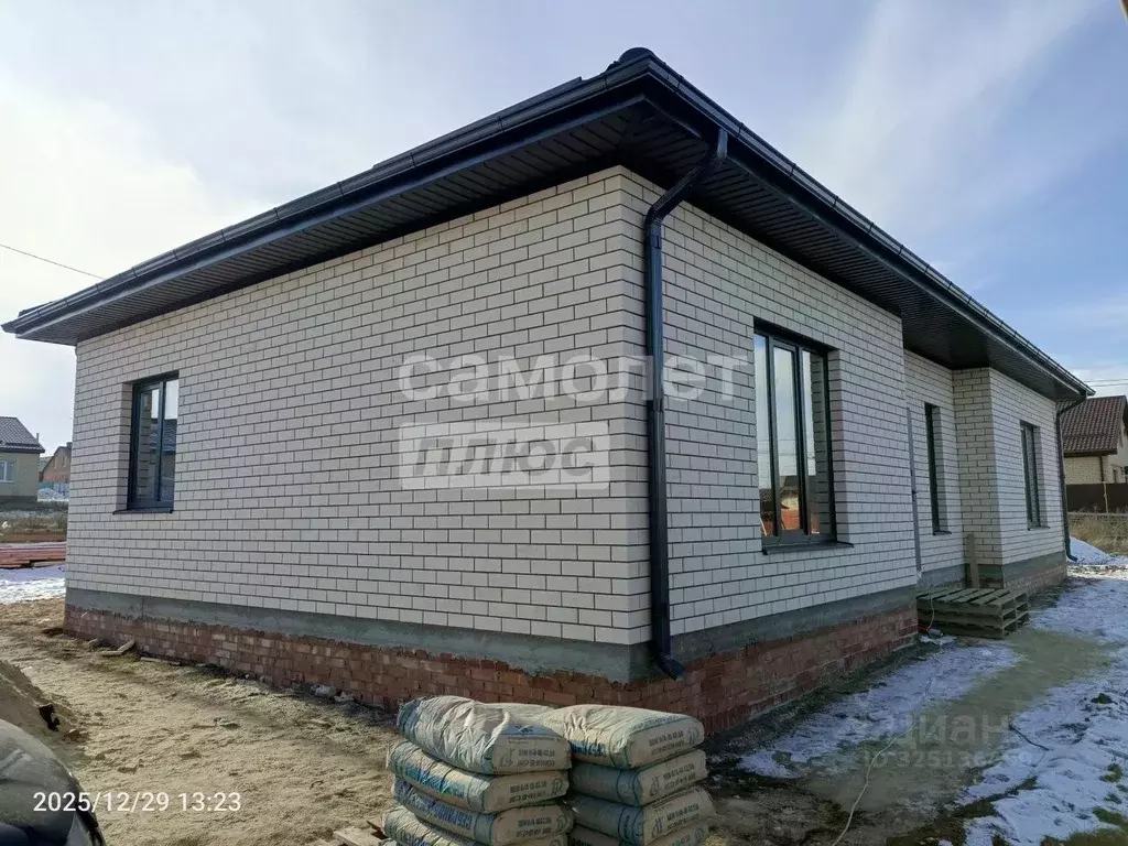 Дом в Калмыкия, Элиста ул. Манцын Кец (120 м) - Фото 1