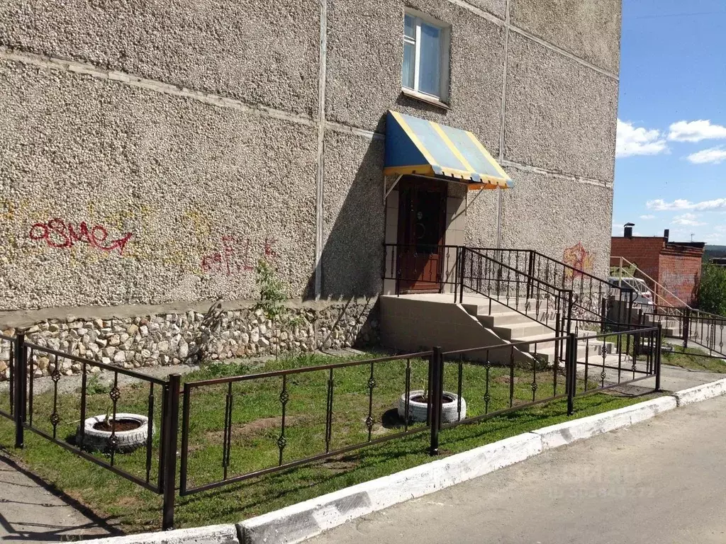 Торговая площадь в Свердловская область, Первоуральск ул. Строителей, ... - Фото 2