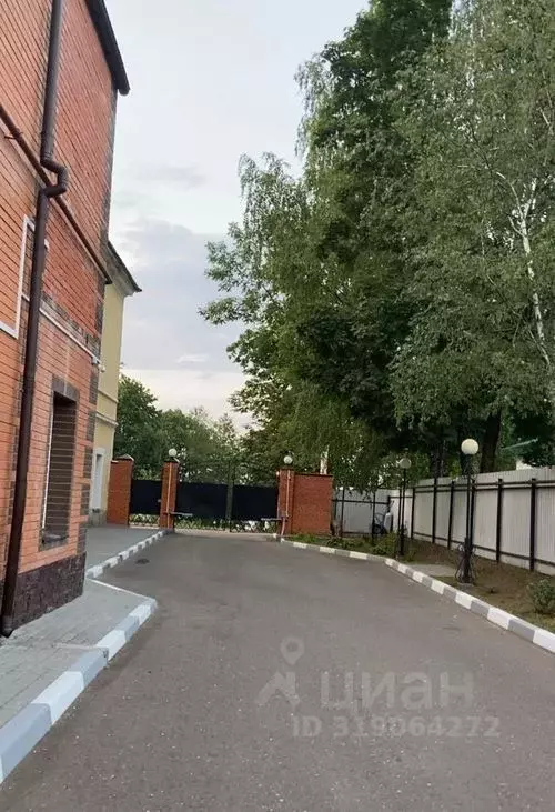 2-к кв. Новгородская область, Валдай ул. Труда (81.0 м) - Фото 0