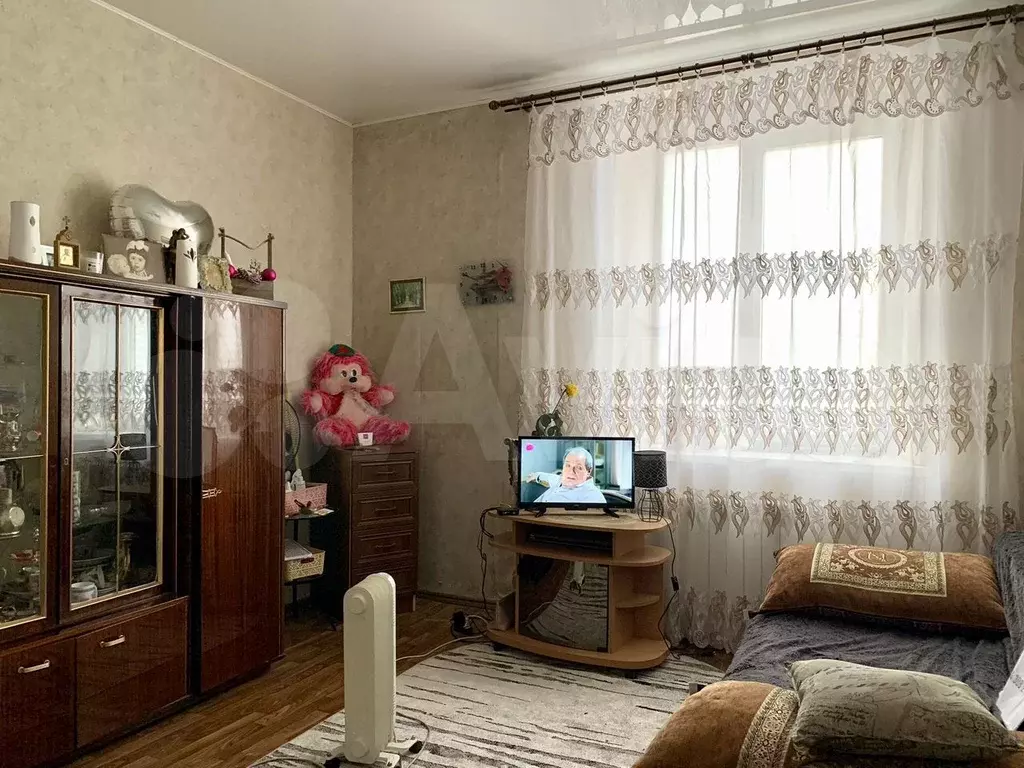 Комната 17 м в 6-к., 2/2 эт. - Фото 0