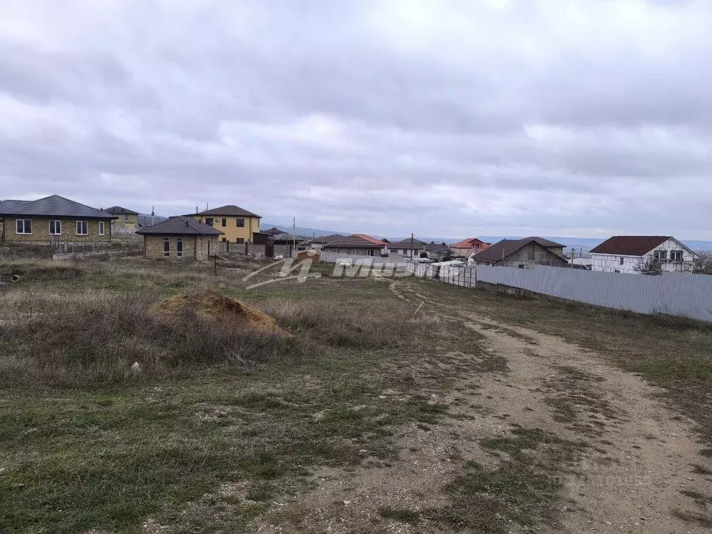 Участок в Крым, Бахчисарайский район, Почтовское с/пос, с. Приятное ... - Фото 1