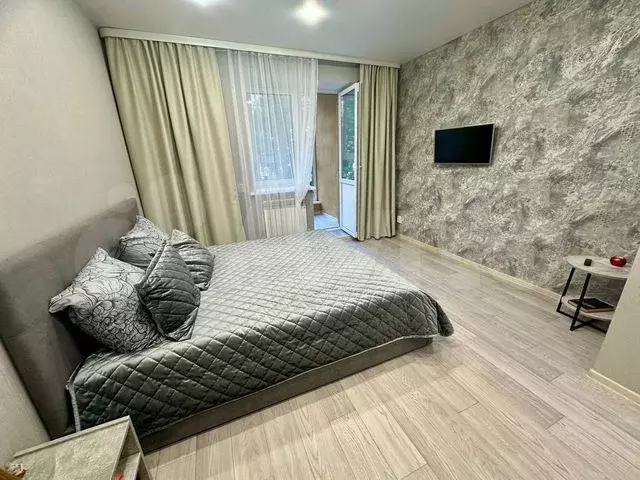 1-к. квартира, 40 м, 3/14 эт. - Фото 0