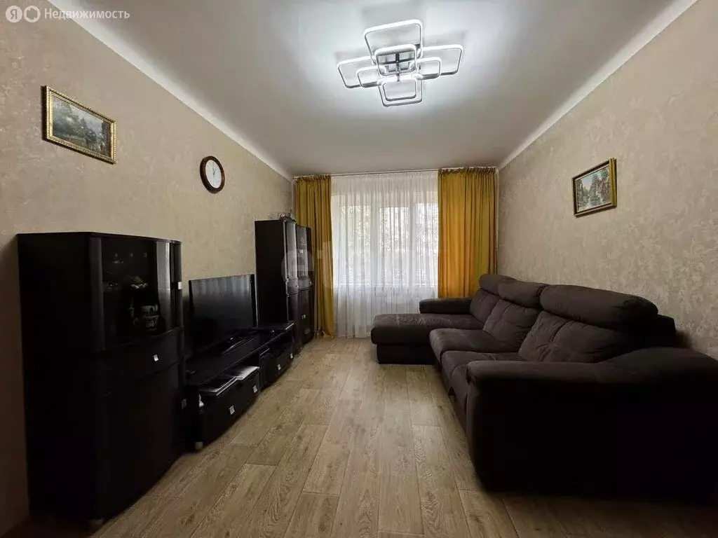 3-комнатная квартира: Белгород, улица Костюкова, 28 (61.4 м) - Фото 1