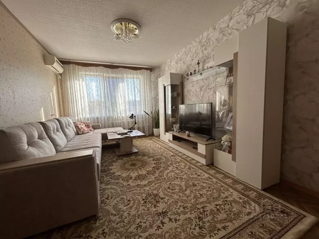 2-к кв. Волгоградская область, Волгоград ул. 8-й Воздушной Армии, 52 ... - Фото 1