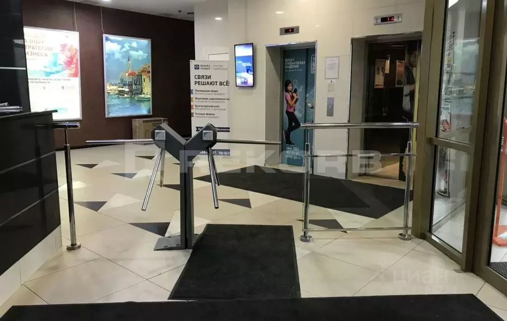 Офис в Санкт-Петербург пл. Александра Невского, 2Е (67 м) - Фото 1