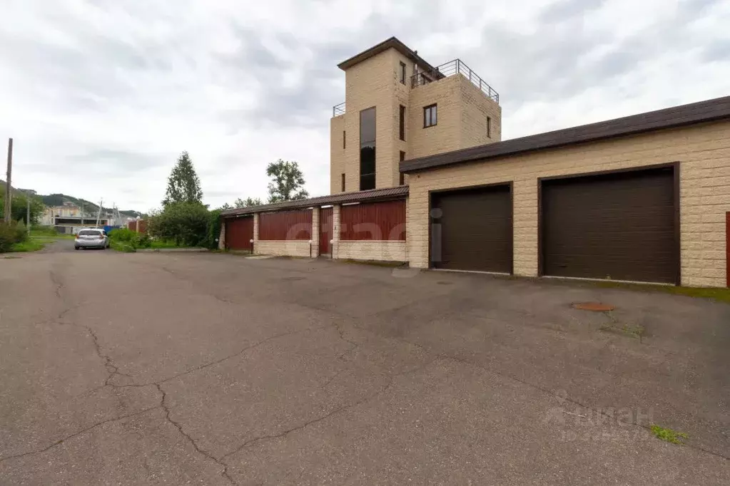 Дом в Красноярский край, Красноярск Удачная ул., 1 (558 м) - Фото 1