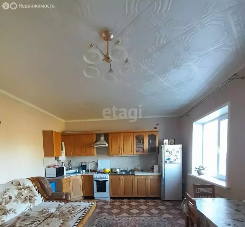 Дом в посёлок Комсомольский, улица Дружбы (273 м) - Фото 1