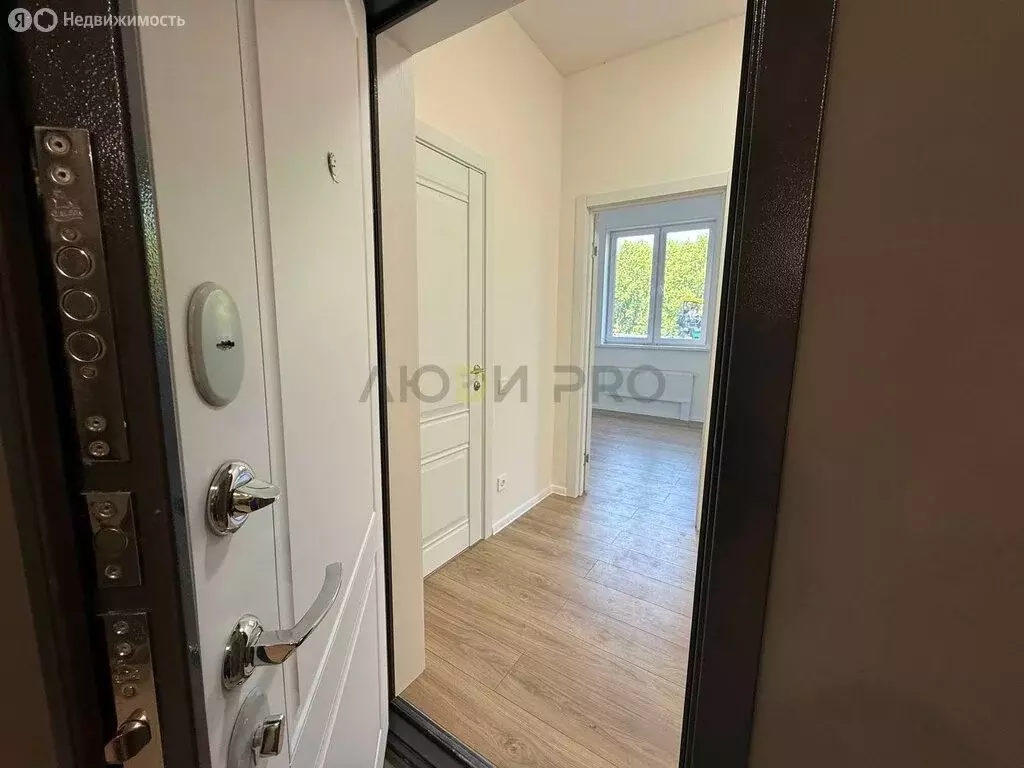 3-комнатная квартира: Уфа, улица Ивана Спатара, 3 (66 м) - Фото 2