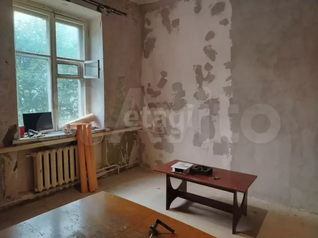 Комната 51 м в 3-к., 2/2 эт. - Фото 1