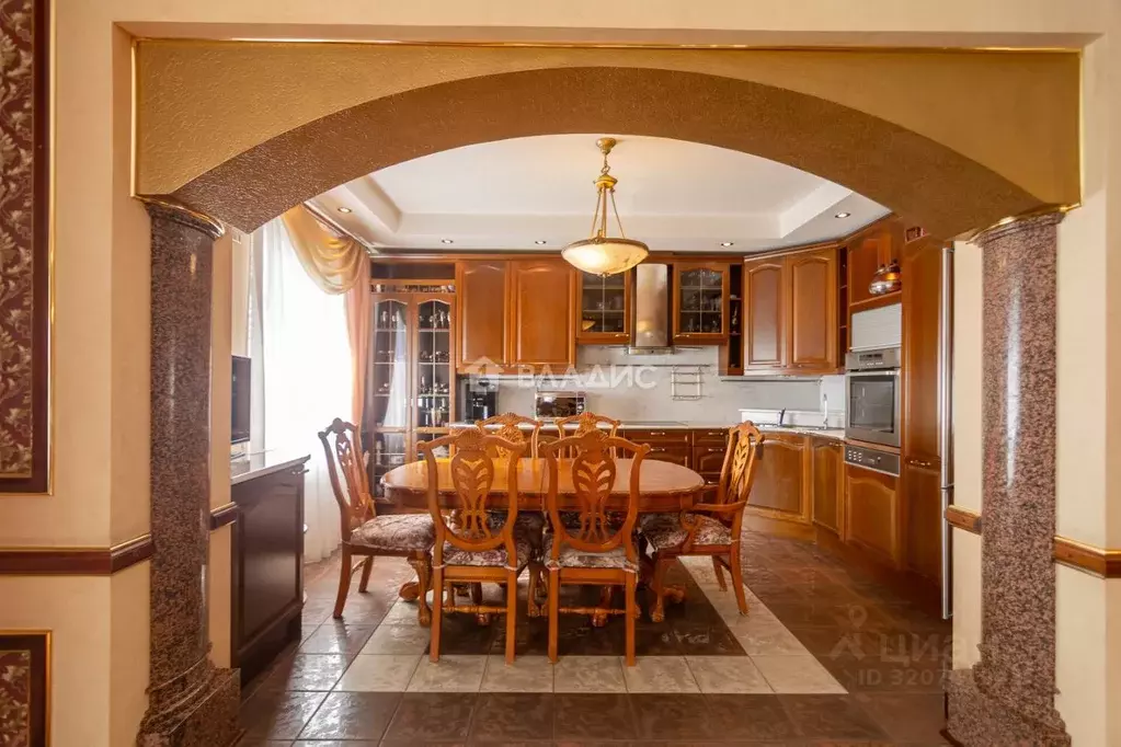 3-к кв. Карелия, Петрозаводск ул. Андропова, 10 (139.4 м) - Фото 1