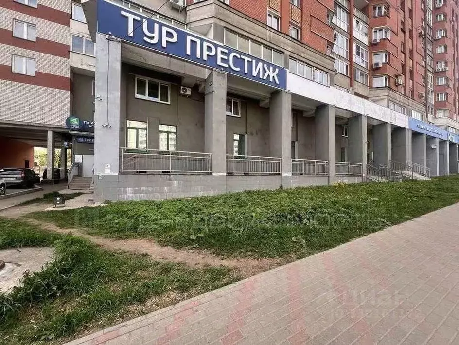 Помещение свободного назначения в Кировская область, Киров Октябрьский ... - Фото 1