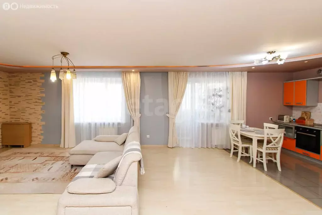 2-комнатная квартира: Тюмень, Уральская улица, 74к1 (84.8 м) - Фото 0