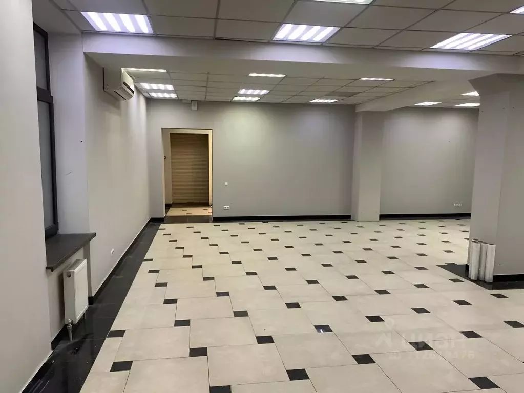 Торговая площадь в Крым, Ялта ул. Московская, 3Г (113 м) - Фото 1