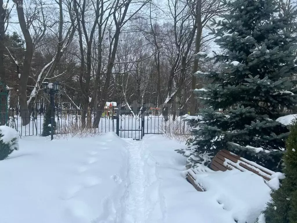 3-комнатная квартира: Пионерский, Комсомольская улица, 56 (73.8 м) - Фото 2