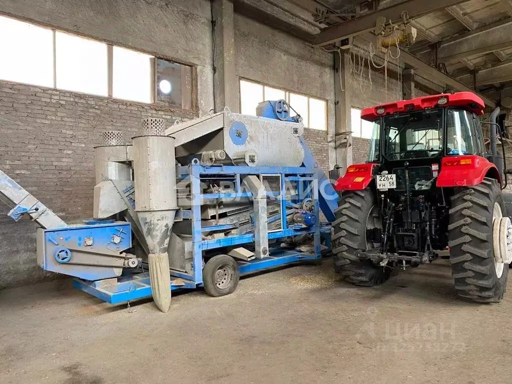 Склад в Пензенская область, Бессоновский район, с. Блохино Молодежная ... - Фото 1