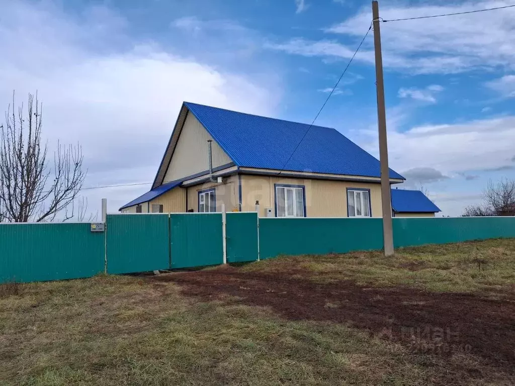 Дом в Башкортостан, Гафурийский район, Белоозерский сельсовет, д. ... - Фото 1